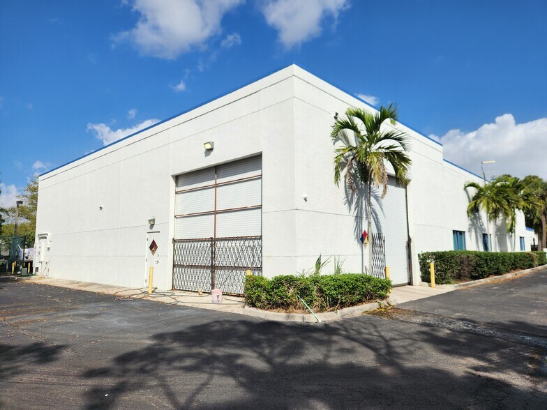 More Photos Of 2820 Reynolds Dr, Fort Pierce Warehouse For Sale