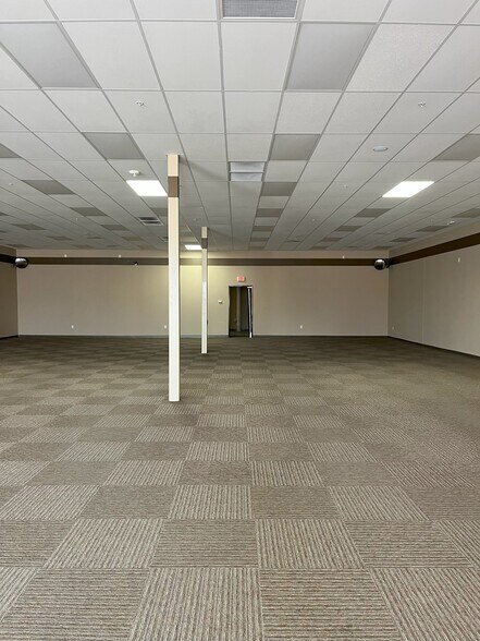 More Photos Of 1001 18th Ave NW, Austin Storefront For Lease