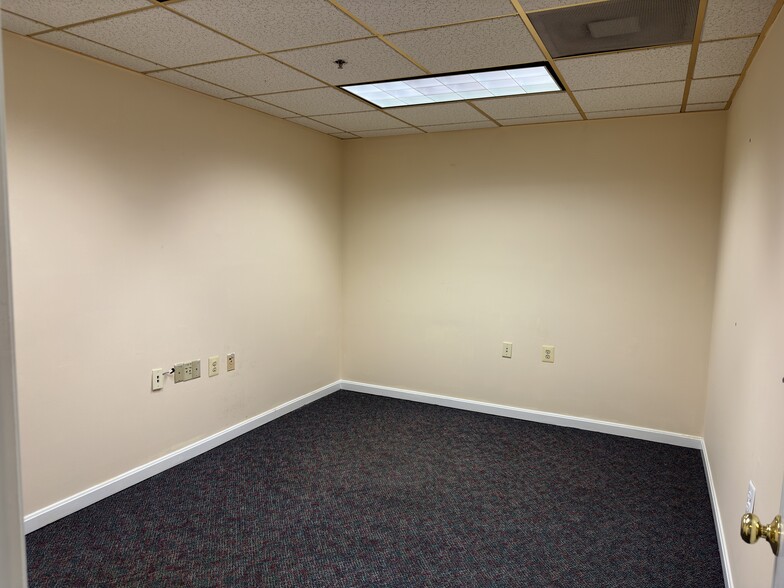 More Photos Of 305 Harrison St, Leesburg Medical For Lease
