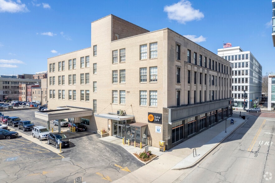 More Photos Of 1011 Lake St, Oak Park Office For Lease