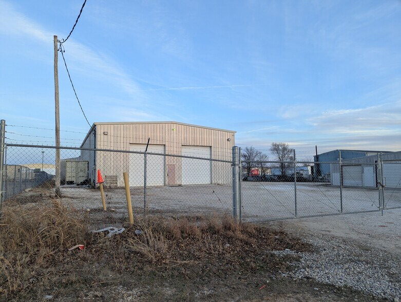 More Photos Of 2234 N Packer Rd, Springfield Manufacturing For Lease