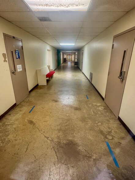 More Photos Of 300 W School St, Madisonville Light Distribution For Sale