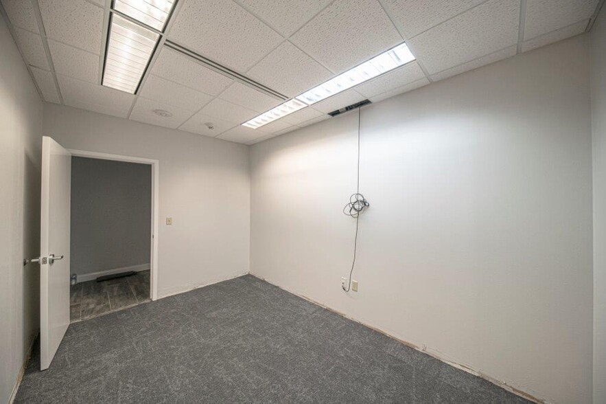 More Photos Of 125 W Missouri Ave, Midland Office For Lease