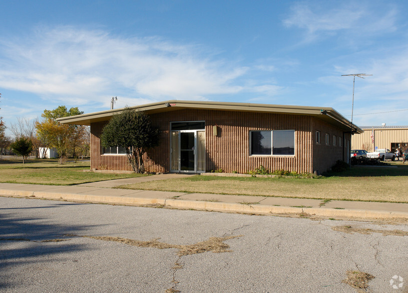 Primary Photo Of 301 NE 20th St, Lawton Warehouse For Sale