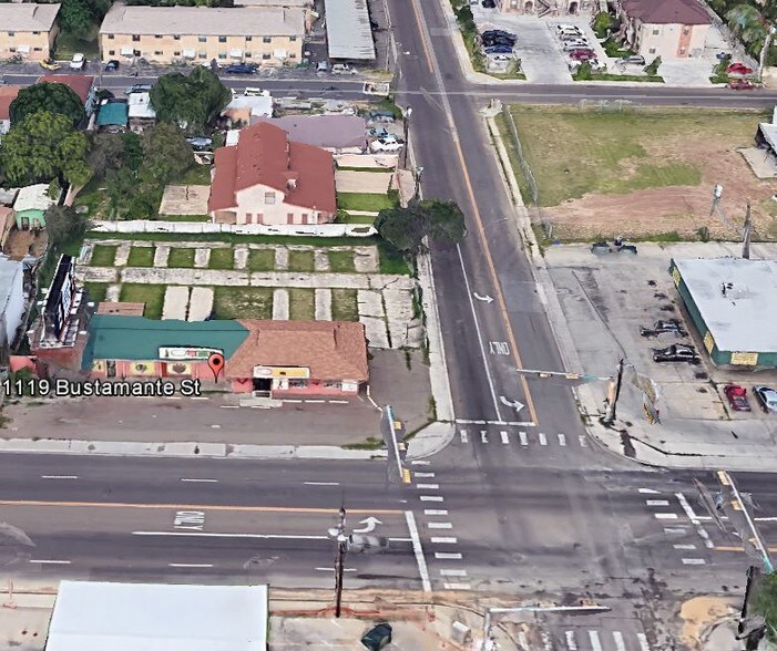 More Photos Of 1117-1119 Bustamante St, Laredo General Retail For Sale