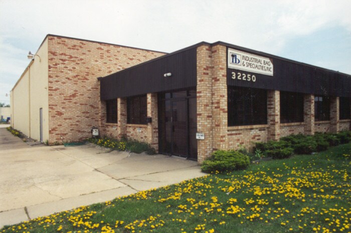 More Photos Of 32250 Howard Ave, Madison Heights Warehouse For Lease