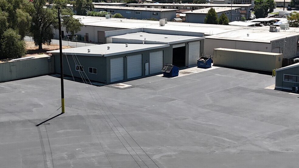 More Photos Of 4560 Auburn Blvd, Sacramento Distribution For Sale
