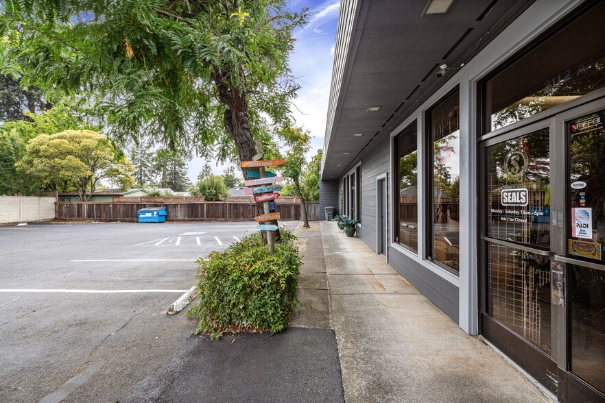 More Photos Of 2112 Armory Dr, Santa Rosa Freestanding For Sale