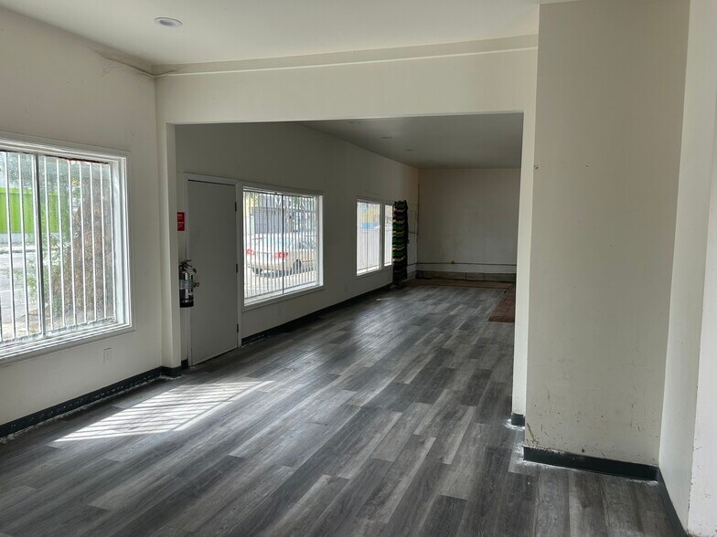 More Photos Of 8122 Avalon Blvd, Los Angeles Storefront Retail Residential For Lease