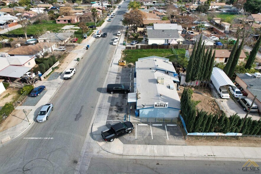 More Photos Of 20819 Francis, Richgrove Convenience Store For Sale