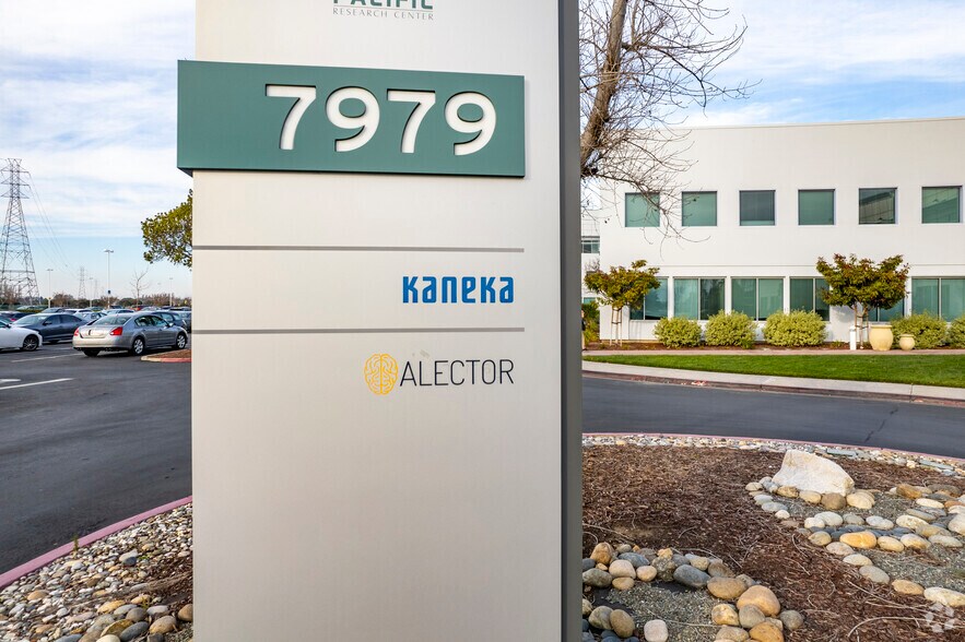 More Photos Of 7979 Gateway Blvd, Newark Research And Development For Lease