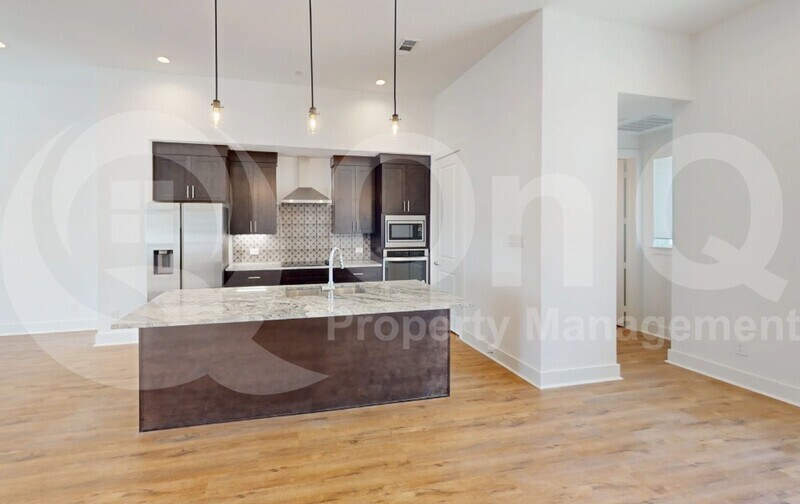 More Photos Of 13325 Bee St, Farmers Branch Apartments For Sale