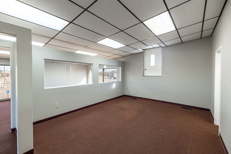 More Photos Of 11209 W Kellogg, Wichita Auto Dealership For Sale