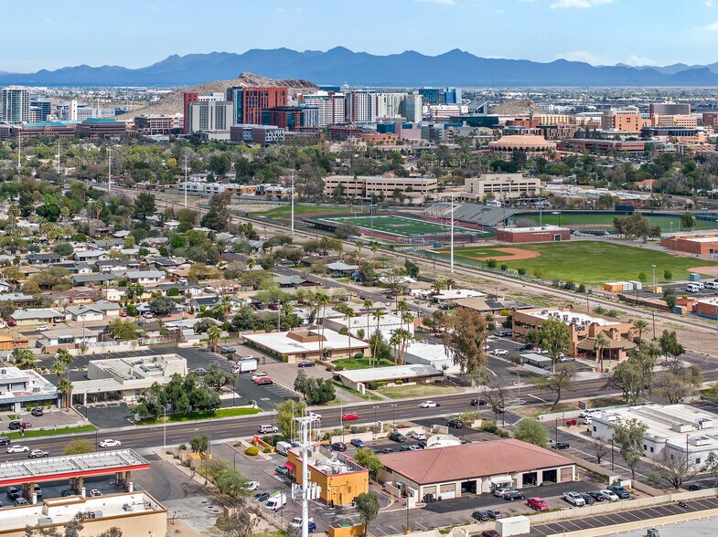 More Photos Of 424 W Broadway Rd, Tempe Office For Sale
