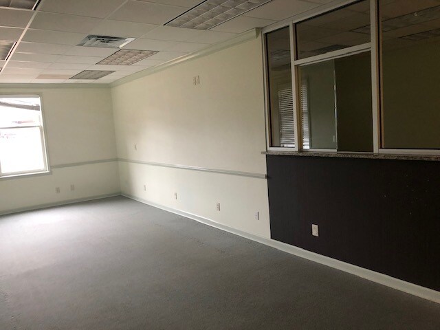 More Photos Of 316 W Pike St, Lawrenceville Medical For Lease