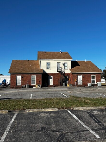 More Photos Of 123 Stateline Rd E, Southaven Office For Sale