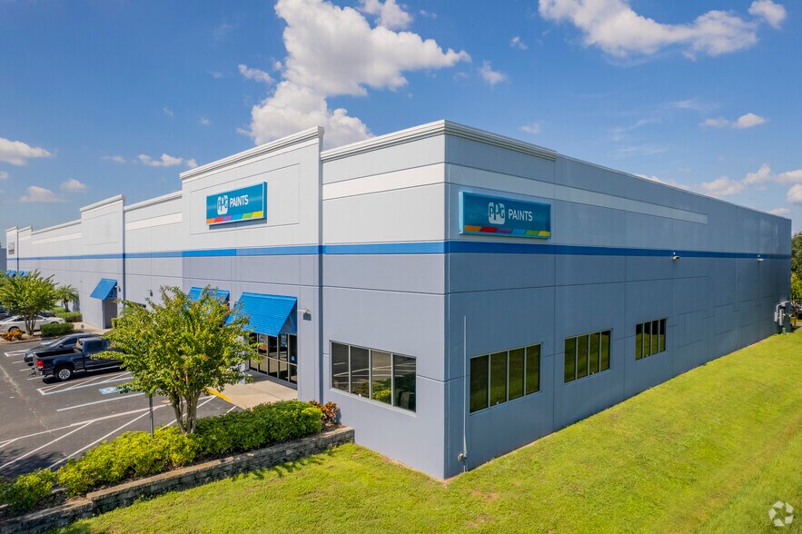 More Photos Of 1333-1341 Massaro Blvd, Tampa Warehouse For Lease