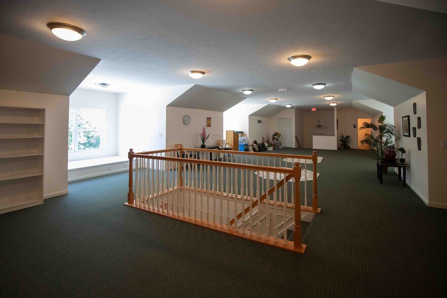 More Photos Of 3375 Blackmore Rd, Perry Light Manufacturing For Sale