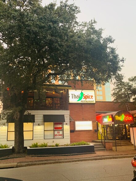 More Photos Of 2424 Dunstan Rd, Houston Bar For Lease