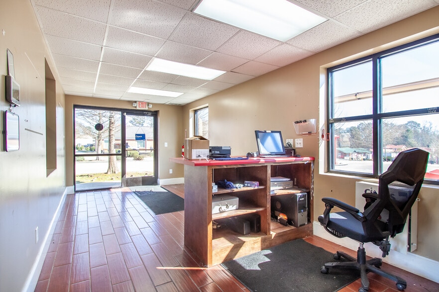 More Photos Of 1810 Opelika Rd, Auburn Carwash For Sale