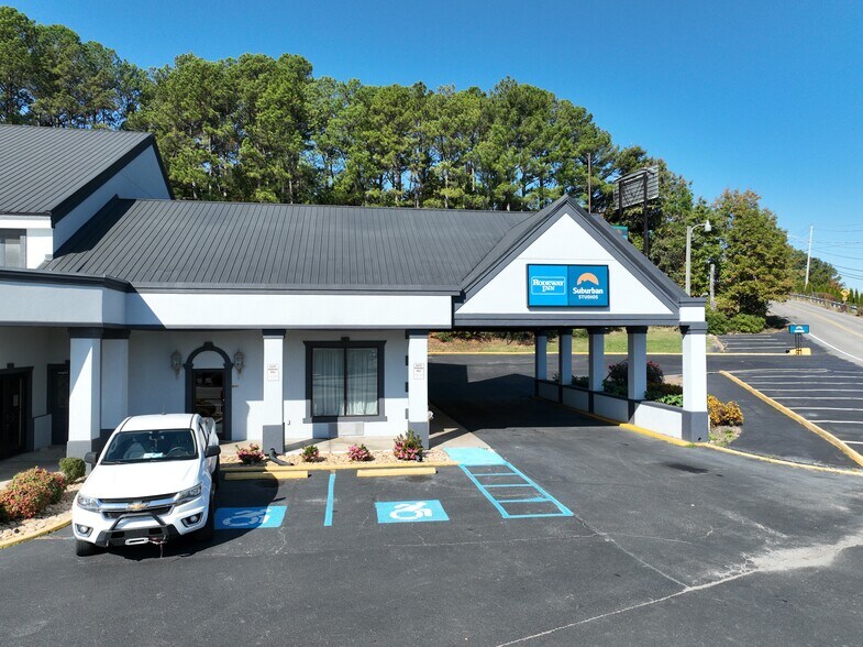 More Photos Of 2595 Georgetown Rd, Cleveland Hotel For Sale