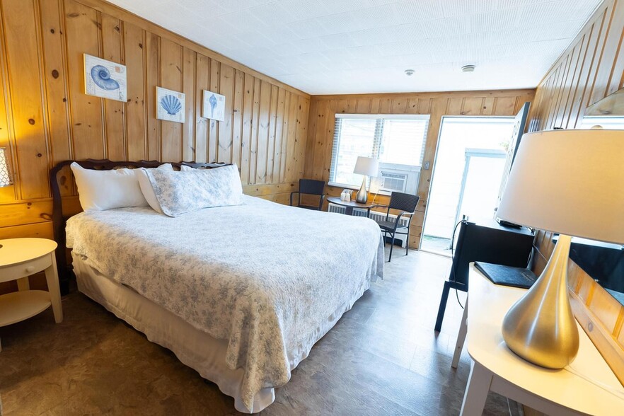More Photos Of 382 Main St, Falmouth Hotel For Sale