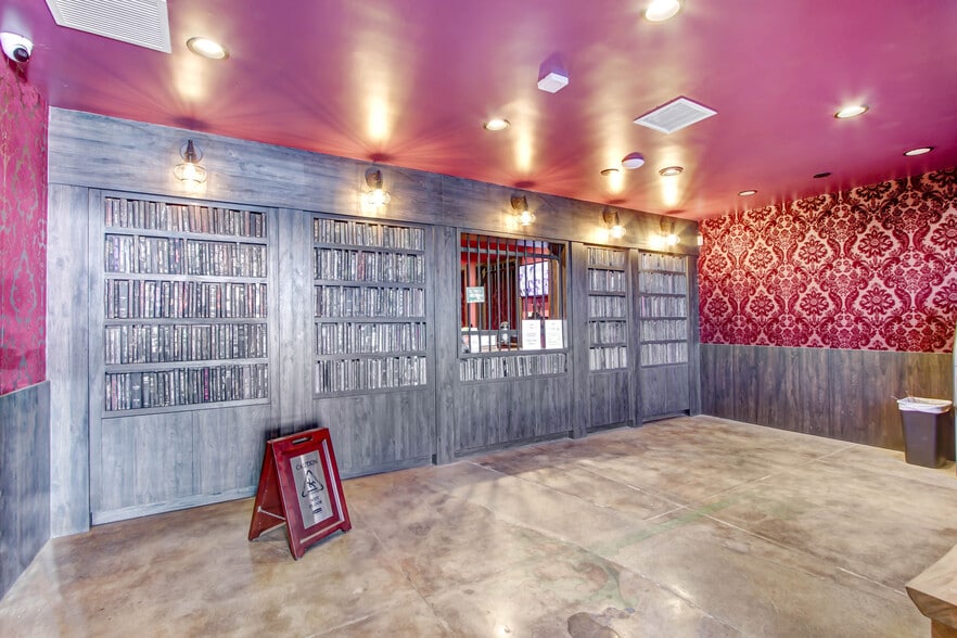 More Photos Of 14526 Erwin St, Van Nuys Warehouse For Sale