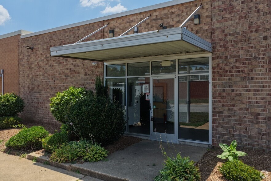 More Photos Of 615 Industrial Ave, Salisbury Warehouse For Sale