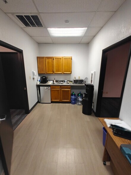 More Photos Of 2100 N Central Ave, Phoenix Office For Lease