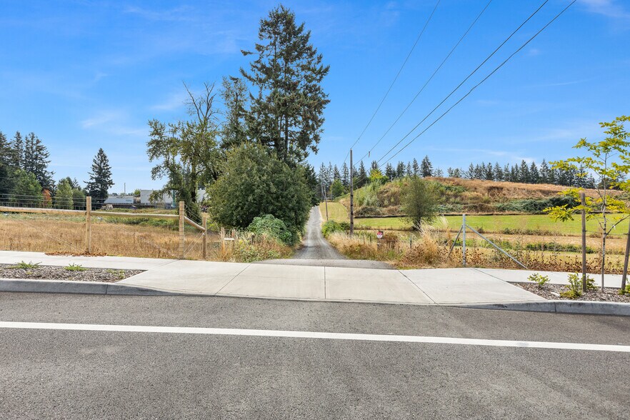 More Photos Of 16370 Bell St, Sandy Land For Sale