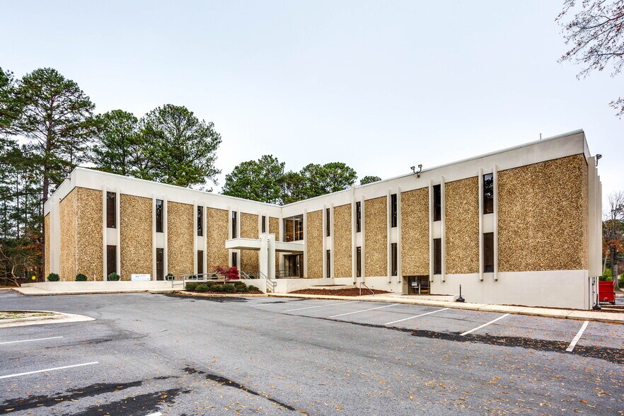 More Photos Of 3610 Bush St, Raleigh Medical For Lease