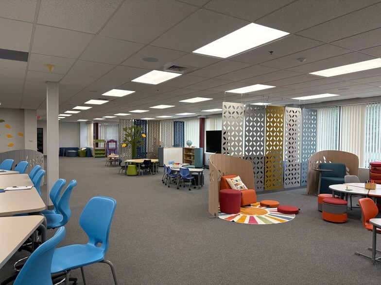 More Photos Of 201 Riverneck Rd, Chelmsford Office For Lease