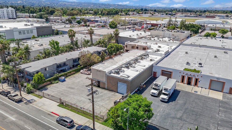 More Photos Of 6915-6921 Woodley Ave, Van Nuys Warehouse For Sale