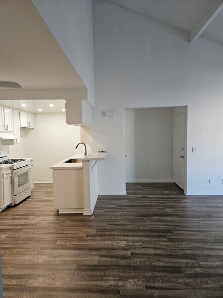 More Photos Of 3608 W Orange Ave, Anaheim Apartments For Sale