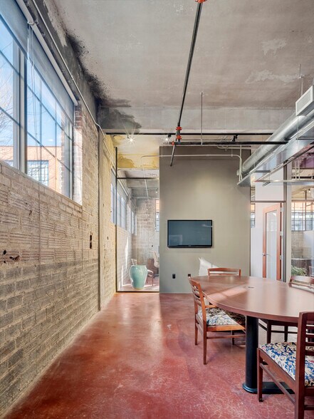 More Photos Of 201 NW 10th St, Oklahoma City Storefront Retail Office For Lease