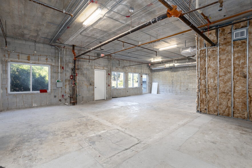 More Photos Of 4400 Dixie Hwy NE, Palm Bay Schools For Sale