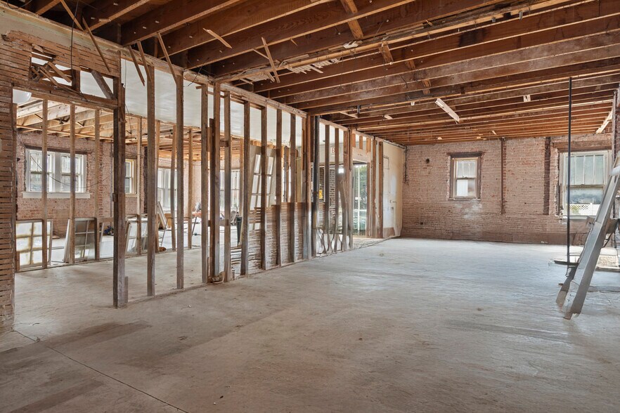 More Photos Of 201 N 3rd St, Ponca City Apartments For Sale