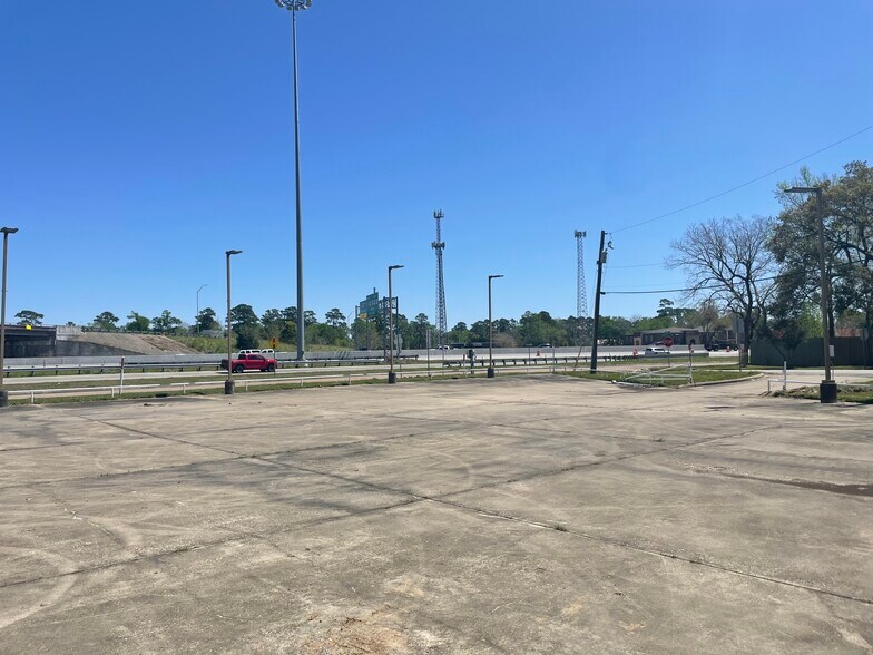 More Photos Of 3105 eastex, Beaumont Auto Dealership For Lease