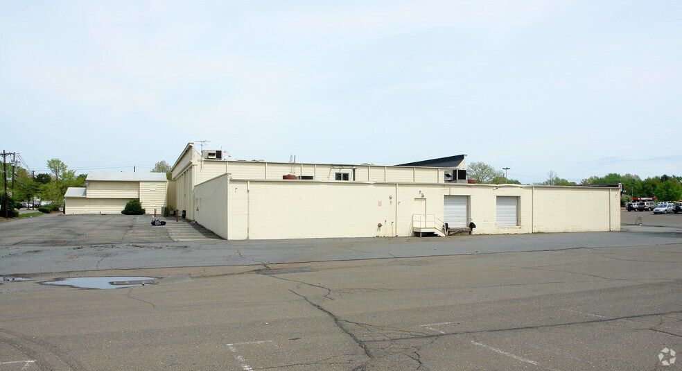 More Photos Of 651 State Route 18, East Brunswick Freestanding For Lease
