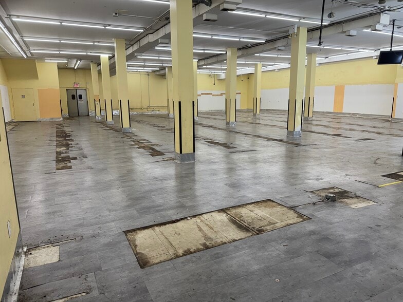 More Photos Of 124 Port Richmond Ave, Staten Island Storefront Retail Office For Lease