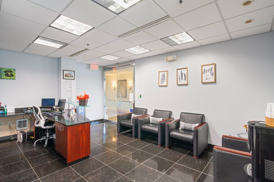 More Photos Of 5350 Shawnee Rd, Alexandria Medical For Sale