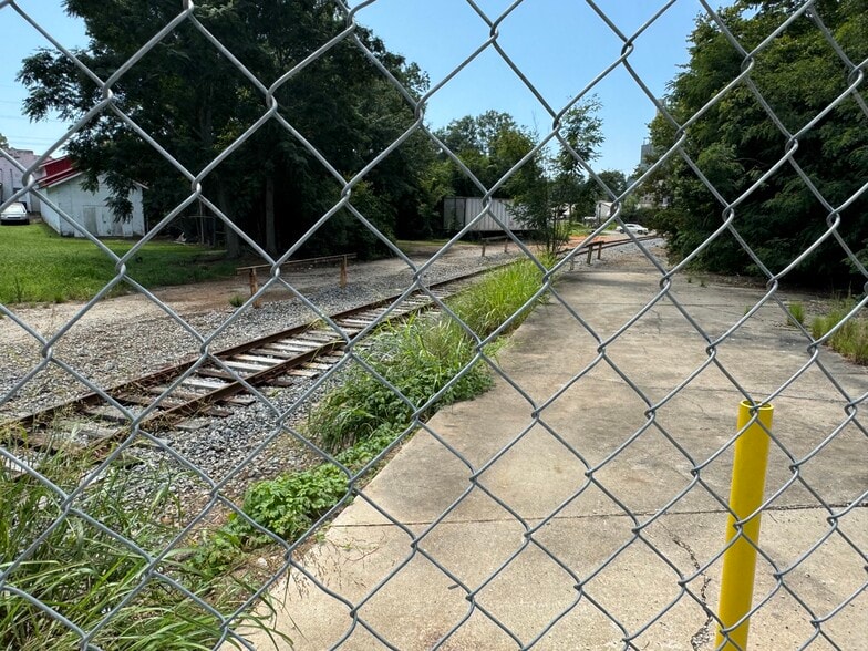 More Photos Of 321 S Jefferson Ave, Eatonton Industrial For Sale