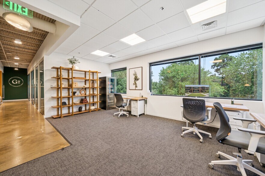 More Photos Of 4101 Cox Rd, Glen Allen Coworking Space
