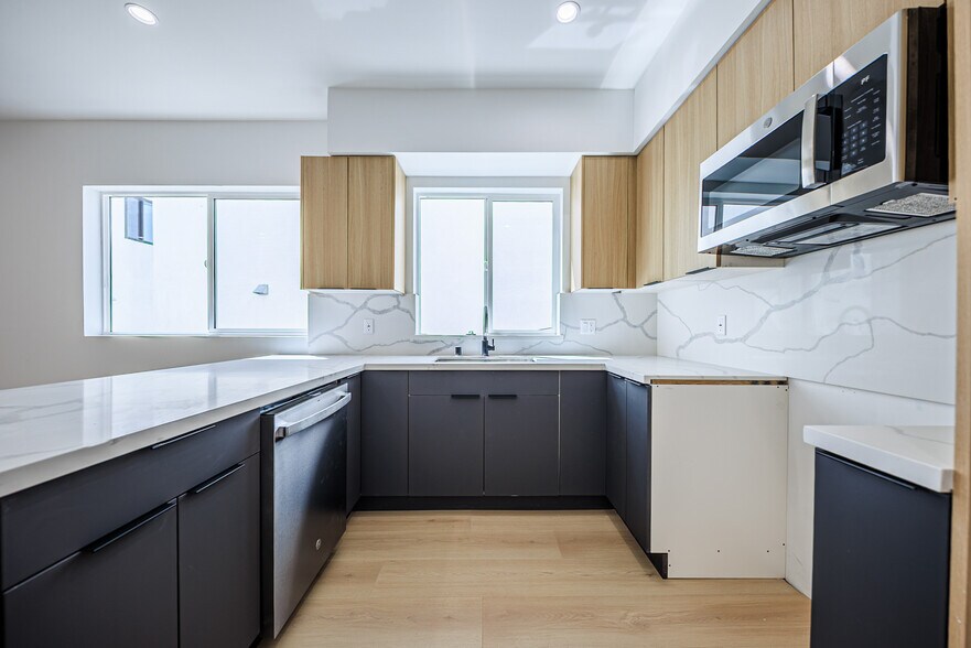 More Photos Of 2847 S Victoria Ave, Los Angeles Multifamily For Sale