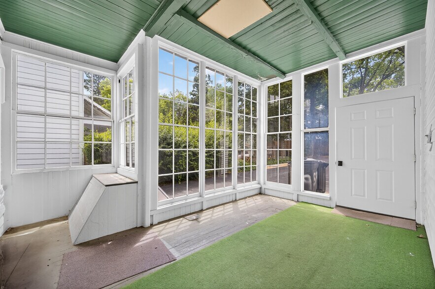 More Photos Of 59 Montgomery St, Poughkeepsie Funeral Home For Sale