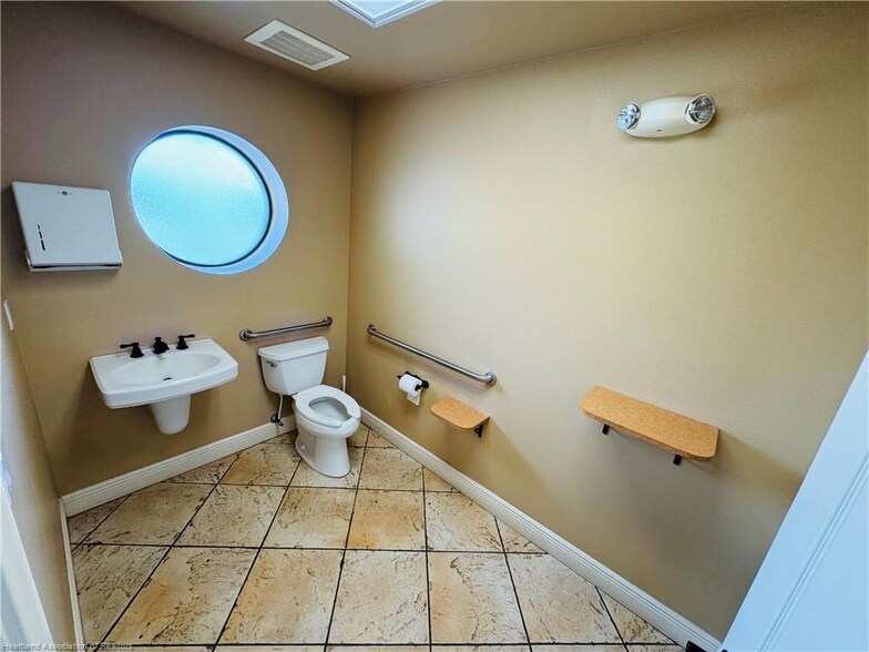 More Photos Of 2237 US Highway 27 S, Sebring Medical For Lease