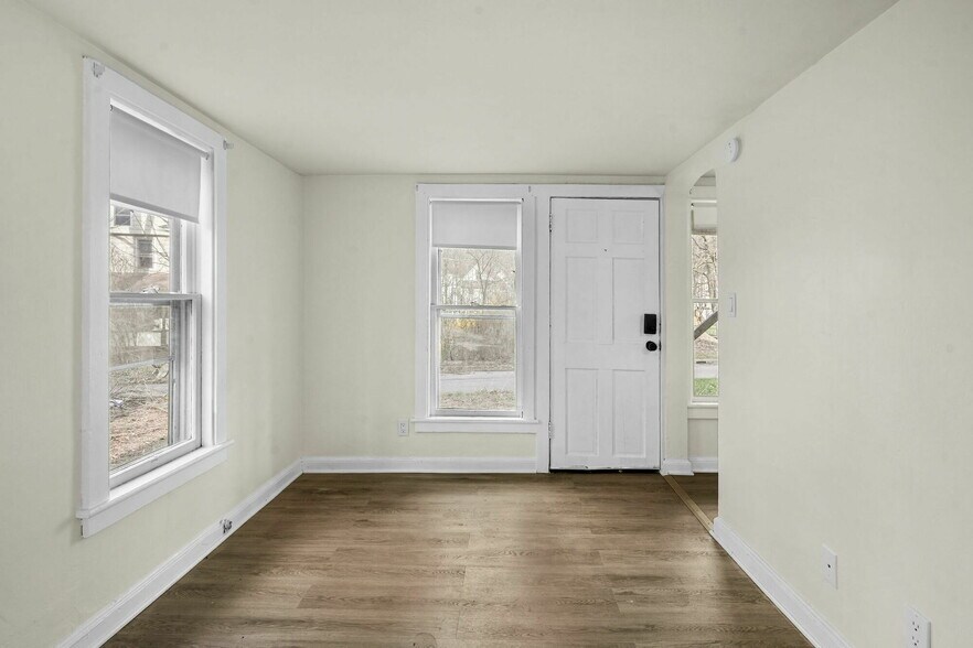 More Photos Of 101 Pennsylvania Ave, Binghamton Apartments For Sale