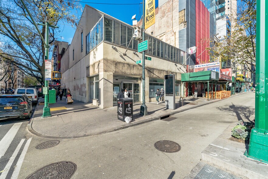 More Photos Of 771 Eighth Ave, New York Storefront For Lease