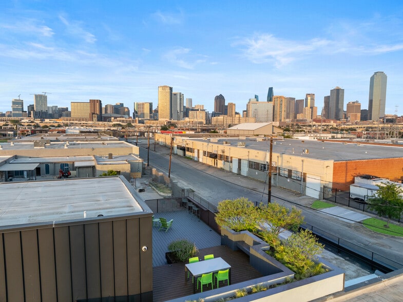 More Photos Of 127 Pittsburg St, Dallas Loft Creative Space For Lease