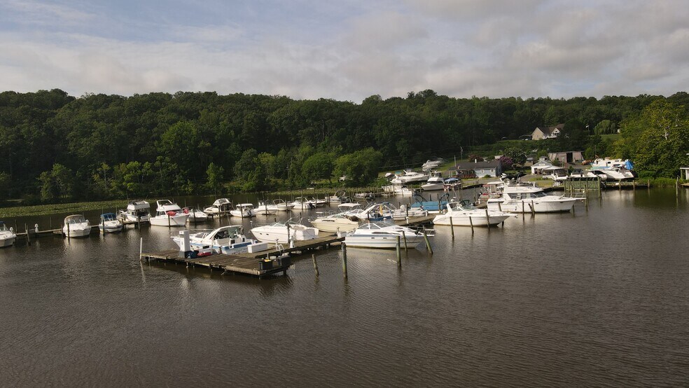 More Photos Of 121 Willow Landing Rd, Stafford Marina For Sale